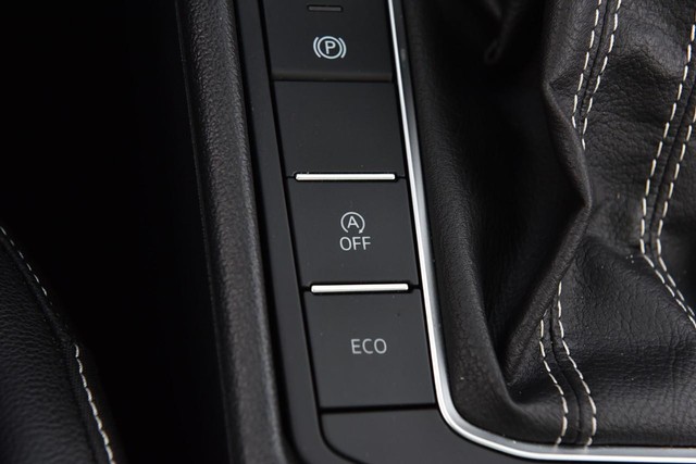 Volkswagen Jetta Vehicle Image 18