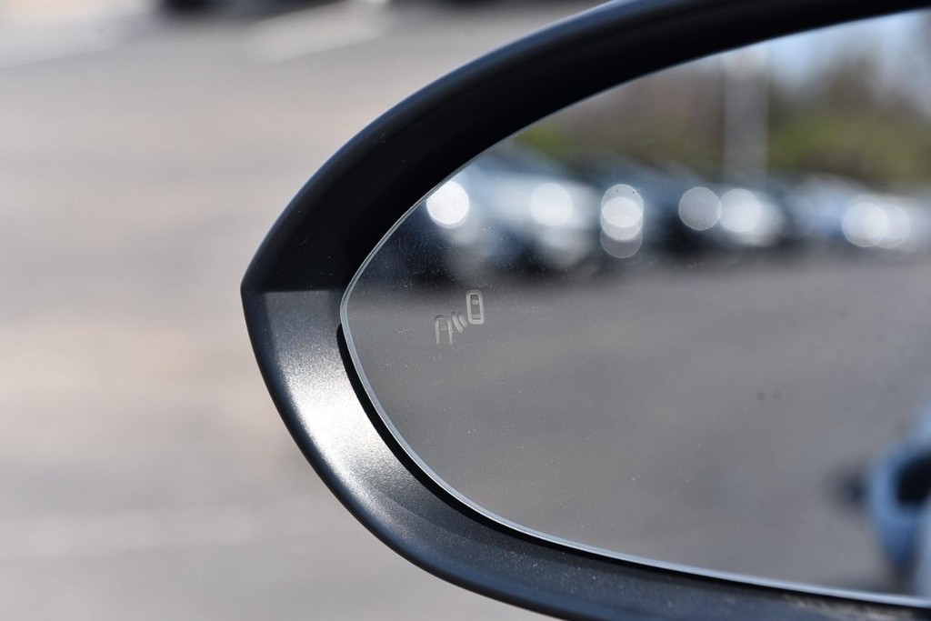 Volkswagen Jetta Vehicle Full-screen Gallery Image 10