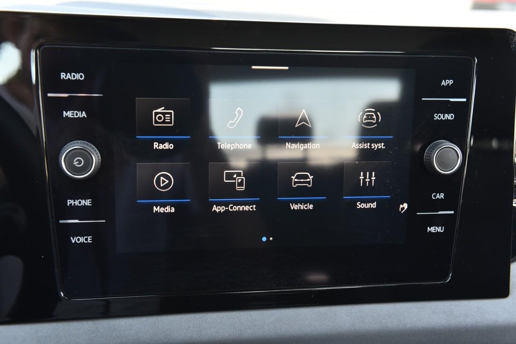 Volkswagen Jetta Vehicle Full-screen Gallery Image 14