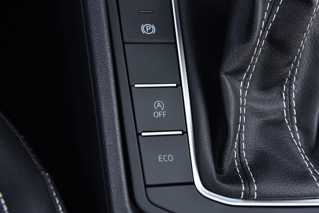 Volkswagen Jetta Vehicle Full-screen Gallery Image 18