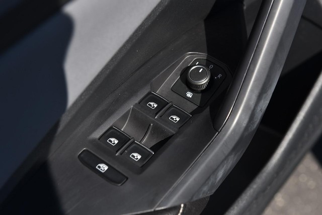 Volkswagen Jetta Vehicle Image 08