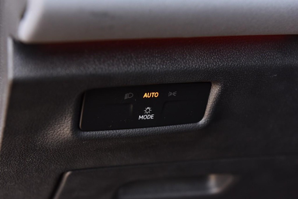 Volkswagen Tiguan Vehicle Full-screen Gallery Image 11