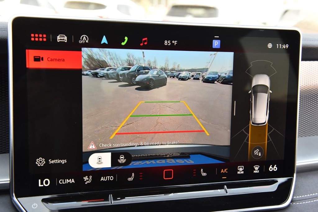 Volkswagen Tiguan Vehicle Full-screen Gallery Image 13