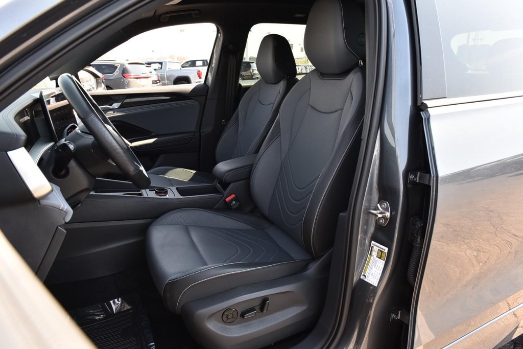 Volkswagen Tiguan Vehicle Full-screen Gallery Image 19