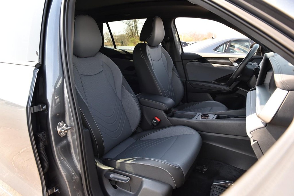 Volkswagen Tiguan Vehicle Full-screen Gallery Image 20