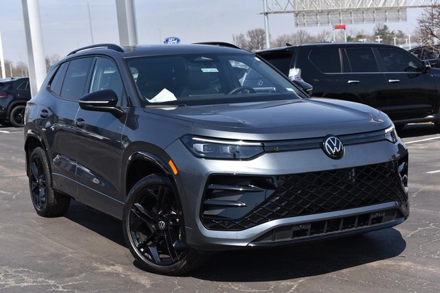 Volkswagen Tiguan Vehicle Image 02