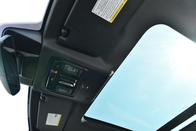 Volkswagen Tiguan Vehicle Image 21