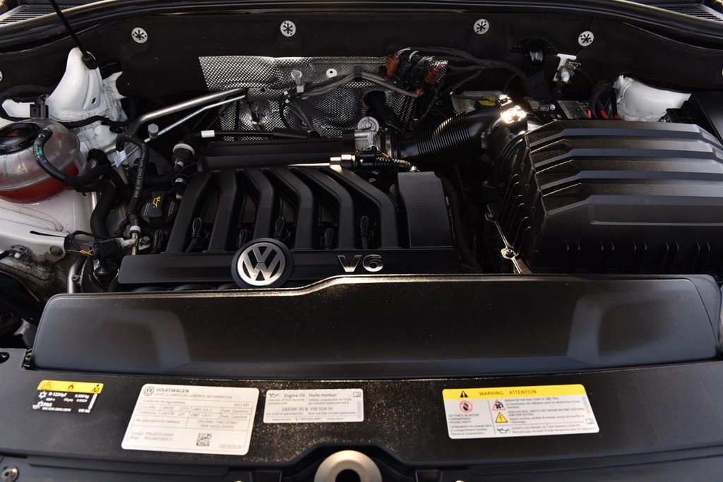 Volkswagen Atlas Cross Sport Vehicle Full-screen Gallery Image 27