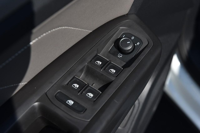 Volkswagen Atlas Cross Sport Vehicle Image 08