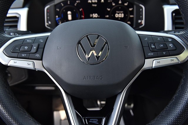 Volkswagen Atlas Cross Sport Vehicle Image 18