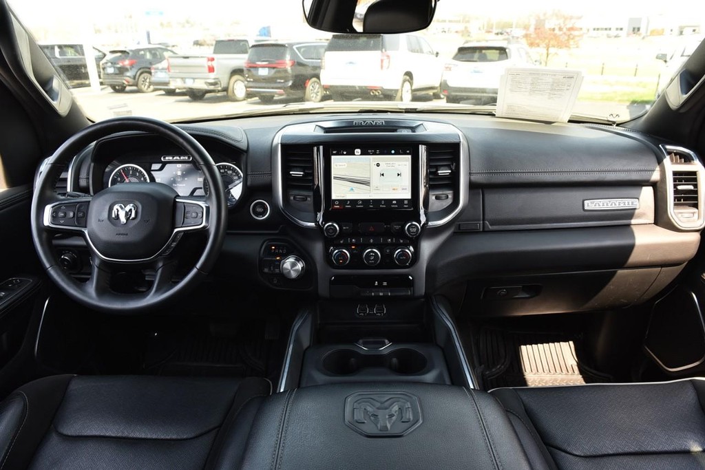 Ram 1500 Vehicle Full-screen Gallery Image 8