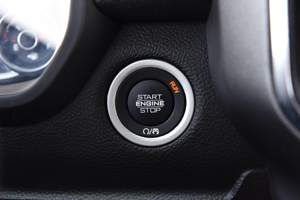 Ram 1500 Vehicle Full-screen Gallery Image 21