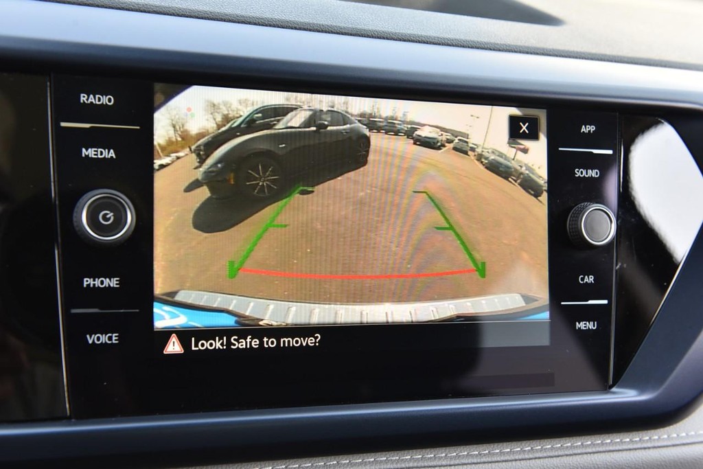 Volkswagen Taos Vehicle Full-screen Gallery Image 13