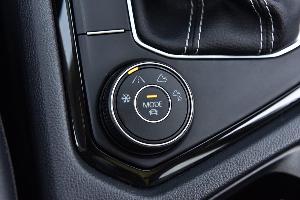 Volkswagen Taos Vehicle Full-screen Gallery Image 18