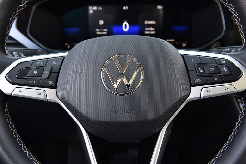 Volkswagen Taos Vehicle Full-screen Gallery Image 19