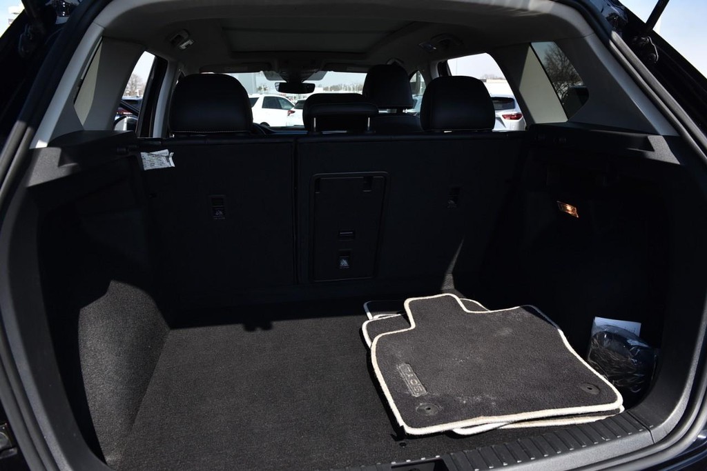 Volkswagen Taos Vehicle Full-screen Gallery Image 26