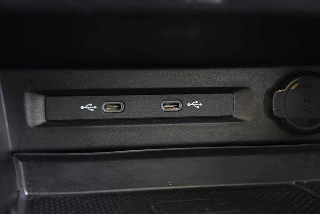 Volkswagen Tiguan Vehicle Full-screen Gallery Image 15