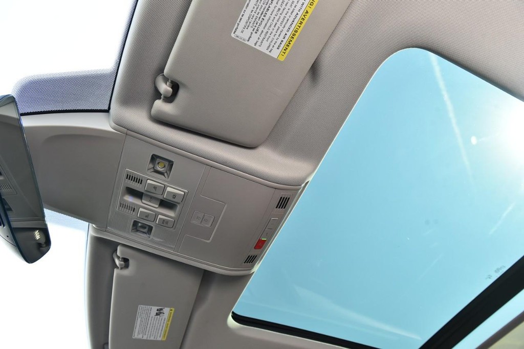 Volkswagen Tiguan Vehicle Full-screen Gallery Image 20