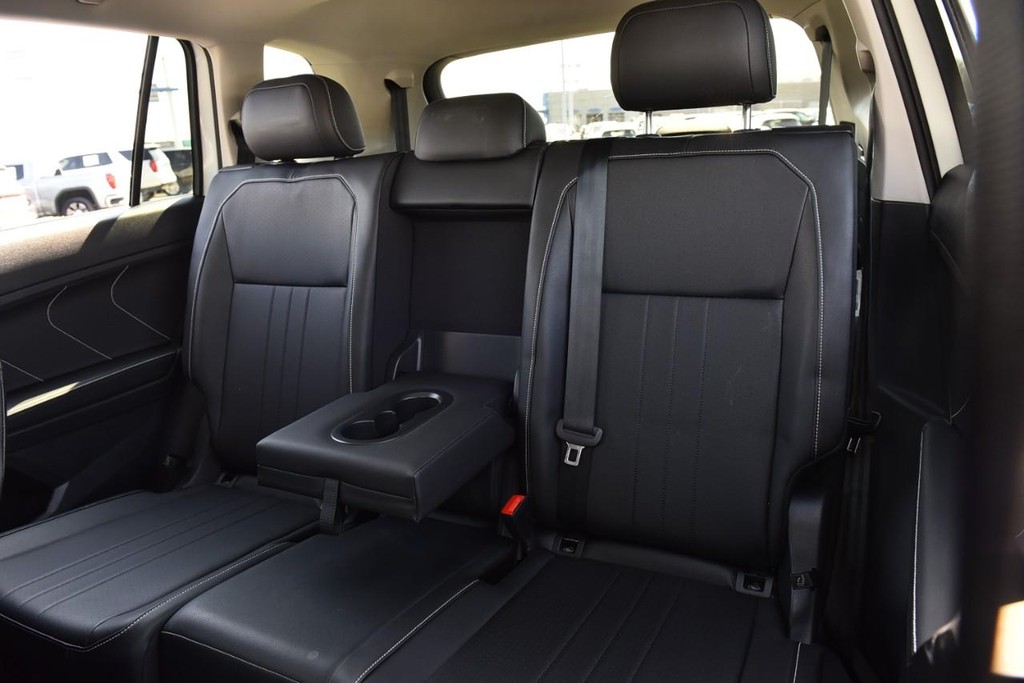 Volkswagen Tiguan Vehicle Full-screen Gallery Image 21