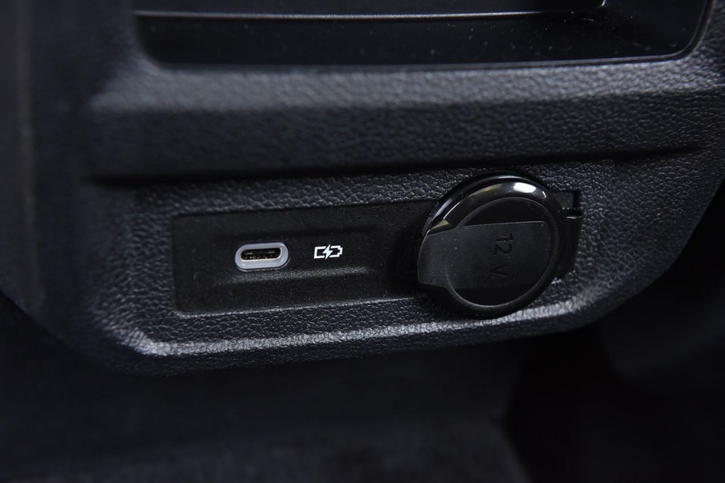 Volkswagen Tiguan Vehicle Full-screen Gallery Image 23