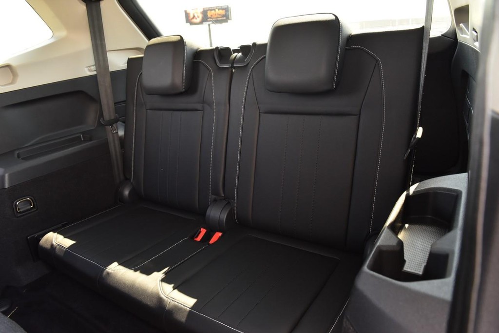 Volkswagen Tiguan Vehicle Full-screen Gallery Image 24