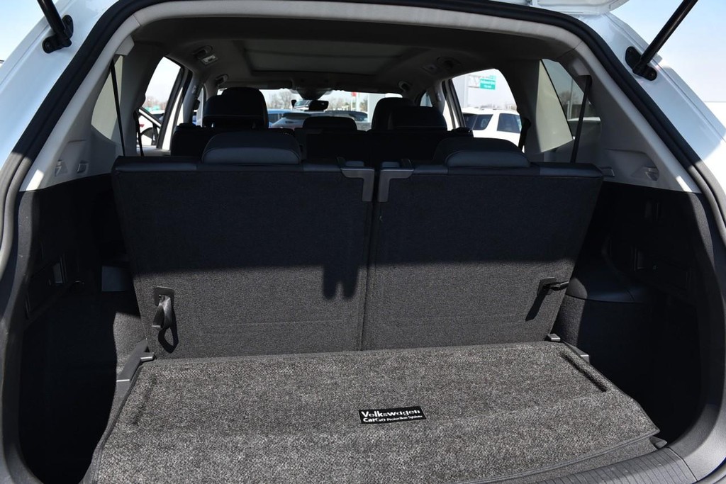 Volkswagen Tiguan Vehicle Full-screen Gallery Image 25