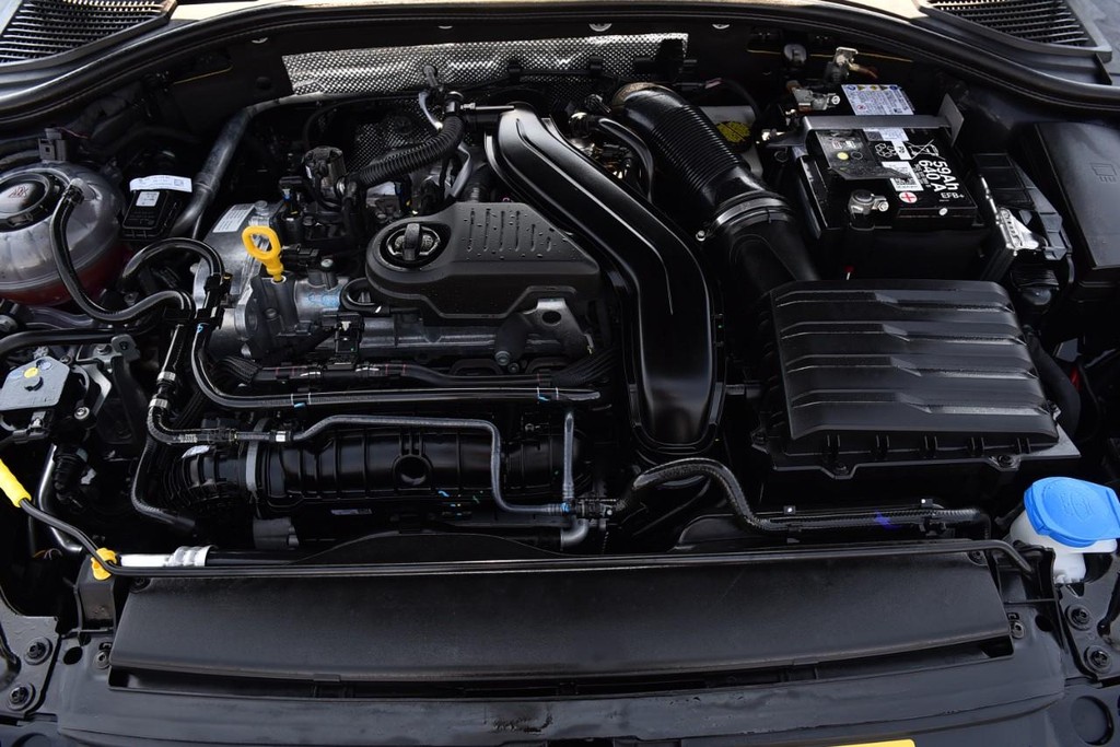 Volkswagen Jetta Vehicle Full-screen Gallery Image 25