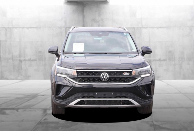 Volkswagen Taos Vehicle Image 04