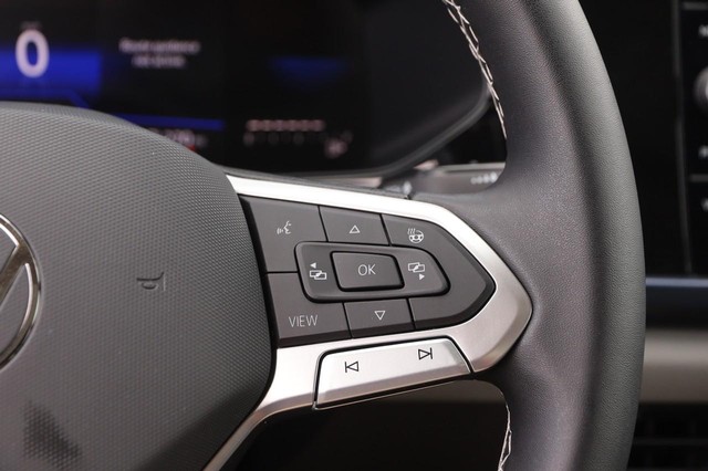 Volkswagen Taos Vehicle Image 13