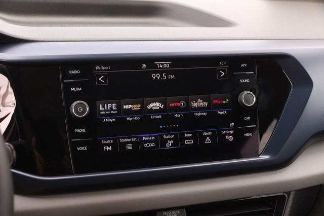 Volkswagen Taos Vehicle Image 16