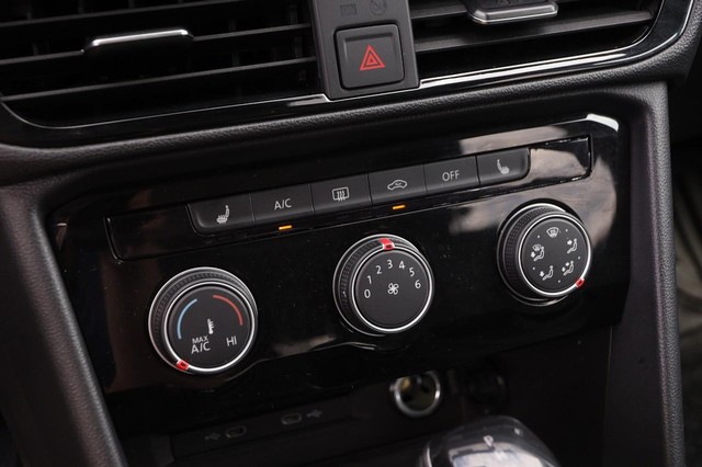 Volkswagen Taos Vehicle Image 17