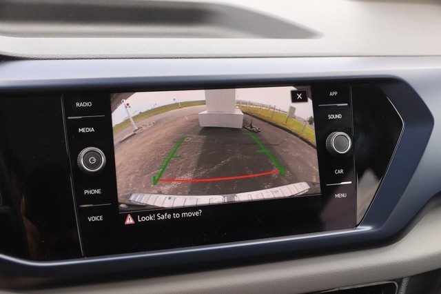Volkswagen Taos Vehicle Image 18