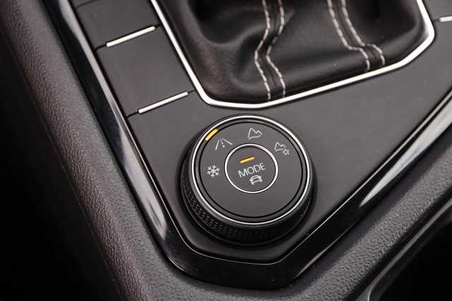 Volkswagen Taos Vehicle Image 20