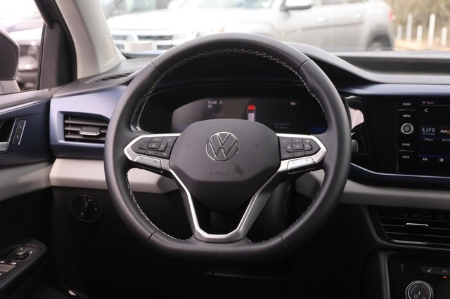 Volkswagen Taos Vehicle Image 23