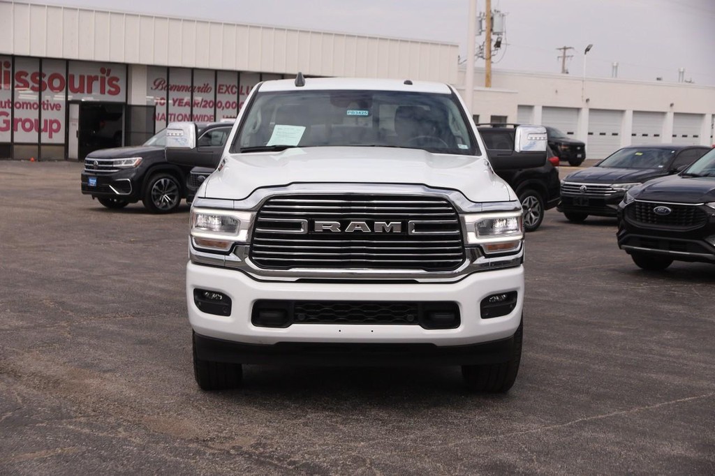 Ram 2500 Vehicle Full-screen Gallery Image 4