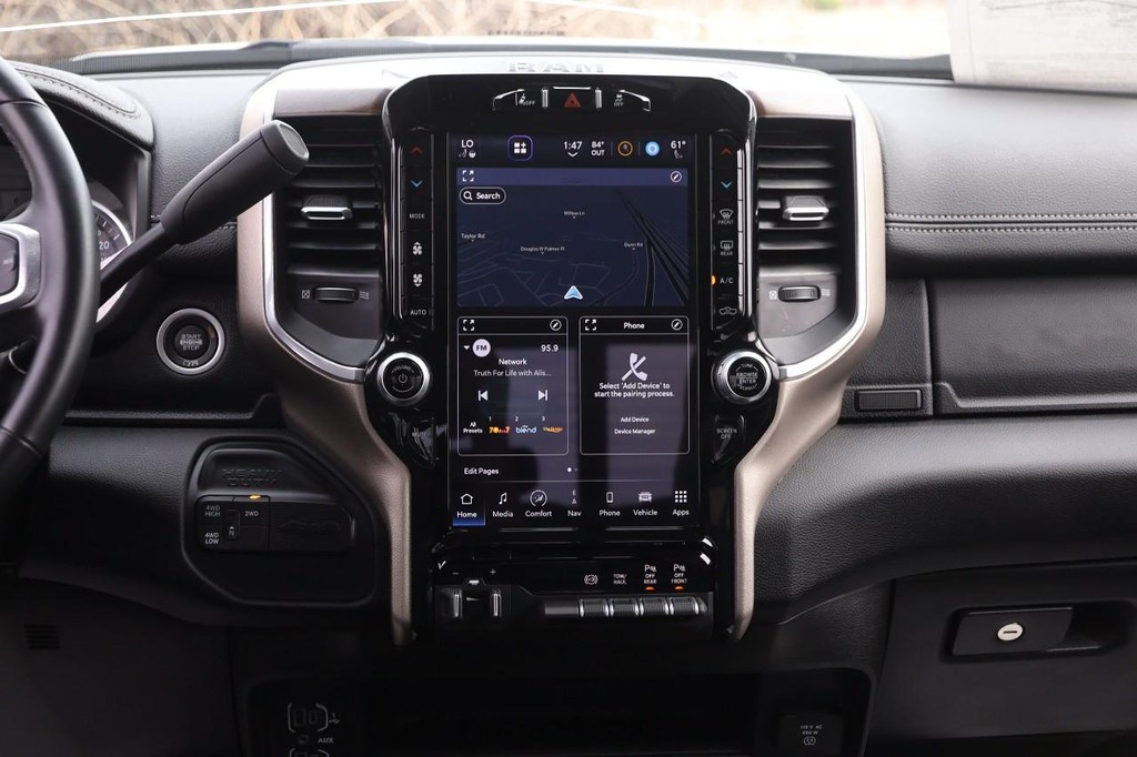 Ram 2500 Vehicle Full-screen Gallery Image 23