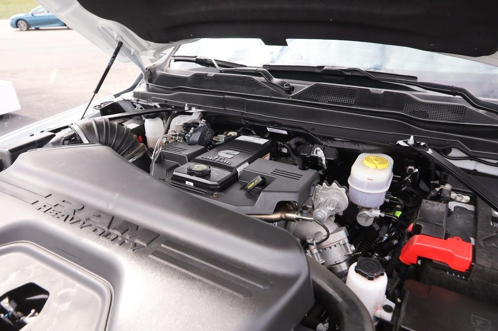 Ram 2500 Vehicle Full-screen Gallery Image 26