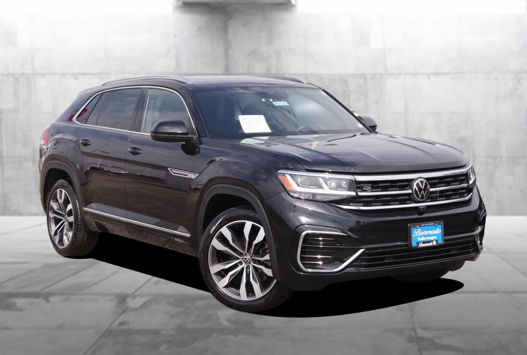 Volkswagen Atlas Cross Sport Vehicle Full-screen Gallery Image 2