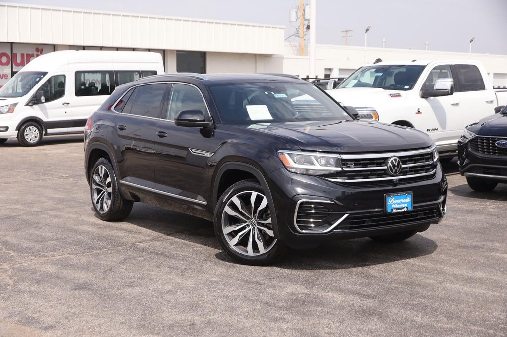 Volkswagen Atlas Cross Sport Vehicle Full-screen Gallery Image 6