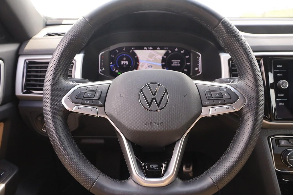 Volkswagen Atlas Cross Sport Vehicle Full-screen Gallery Image 13