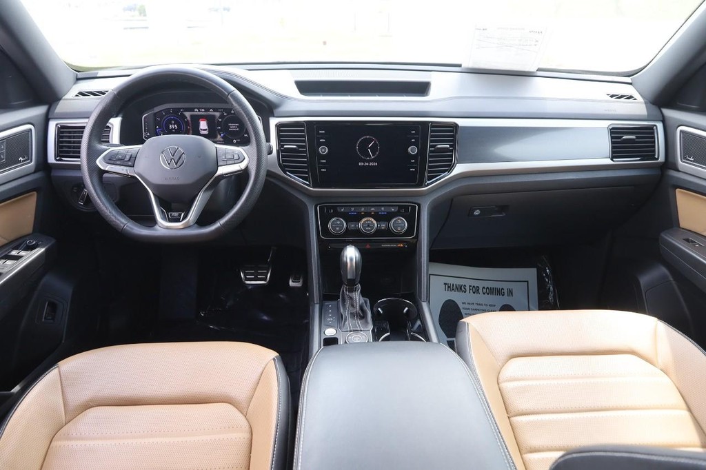 Volkswagen Atlas Cross Sport Vehicle Full-screen Gallery Image 25