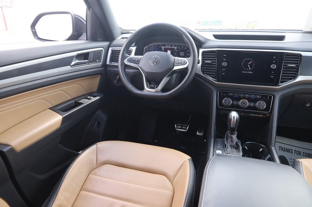 Volkswagen Atlas Cross Sport Vehicle Full-screen Gallery Image 26
