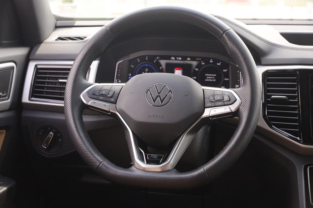 Volkswagen Atlas Cross Sport Vehicle Full-screen Gallery Image 27