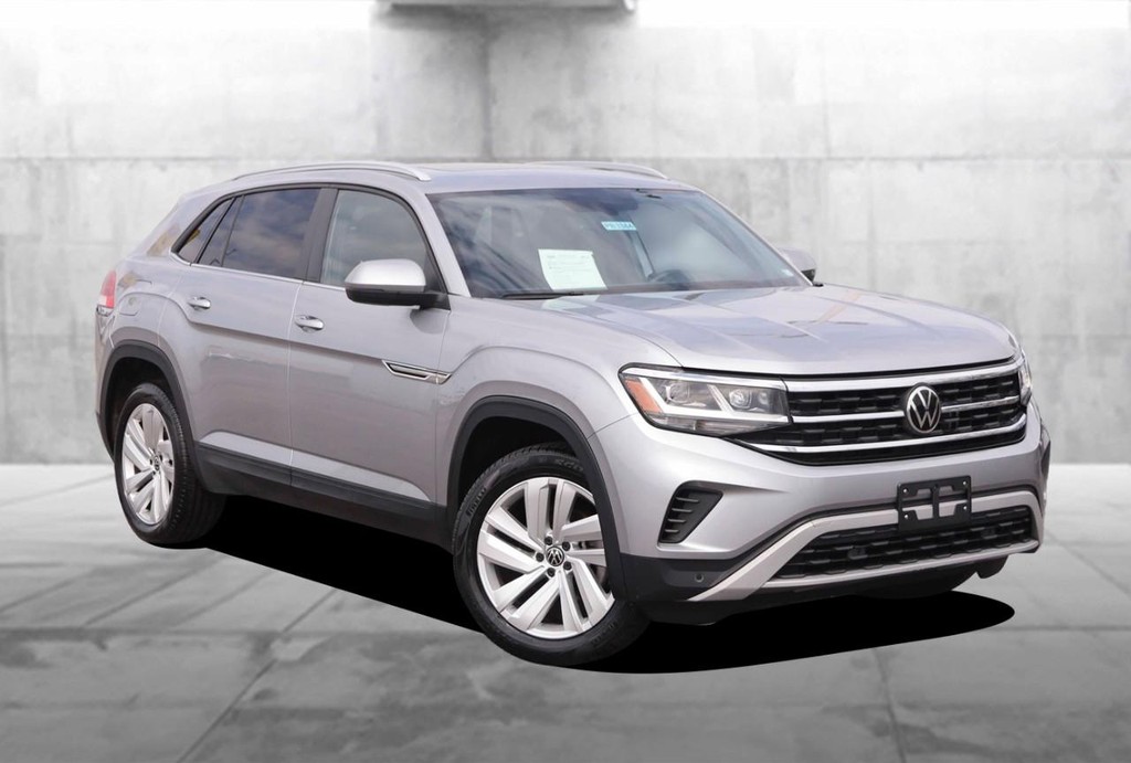 Volkswagen Atlas Cross Sport Vehicle Full-screen Gallery Image 2