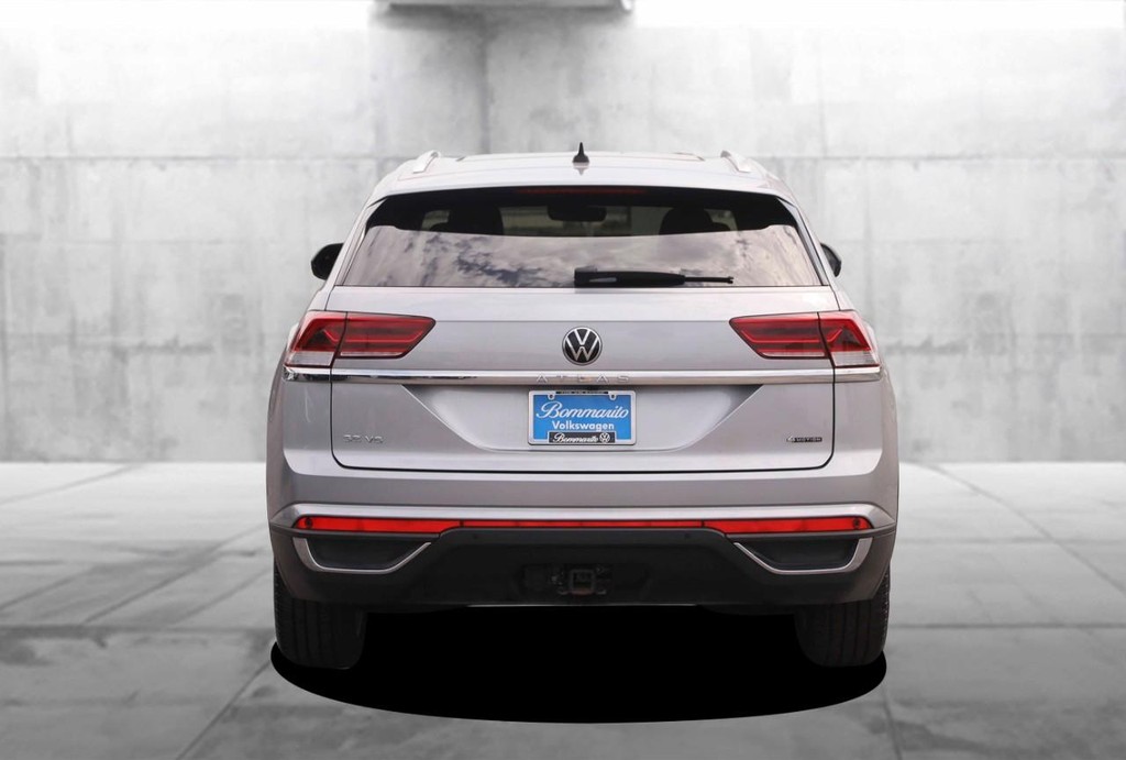 Volkswagen Atlas Cross Sport Vehicle Full-screen Gallery Image 6
