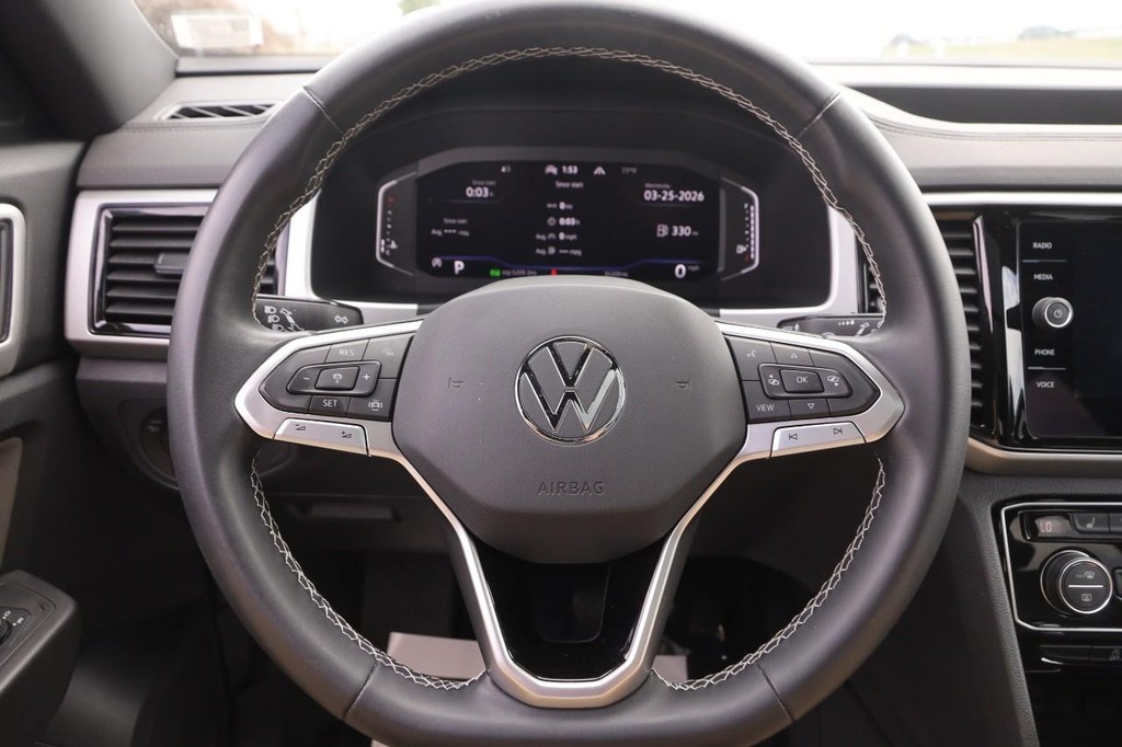 Volkswagen Atlas Cross Sport Vehicle Full-screen Gallery Image 12