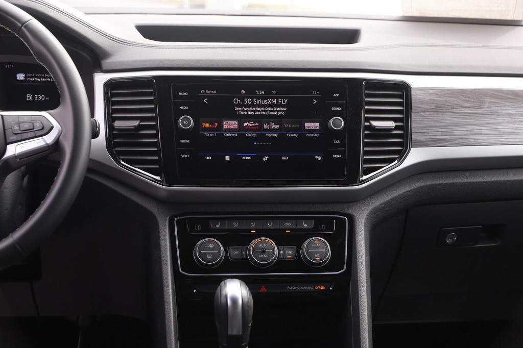Volkswagen Atlas Cross Sport Vehicle Full-screen Gallery Image 26