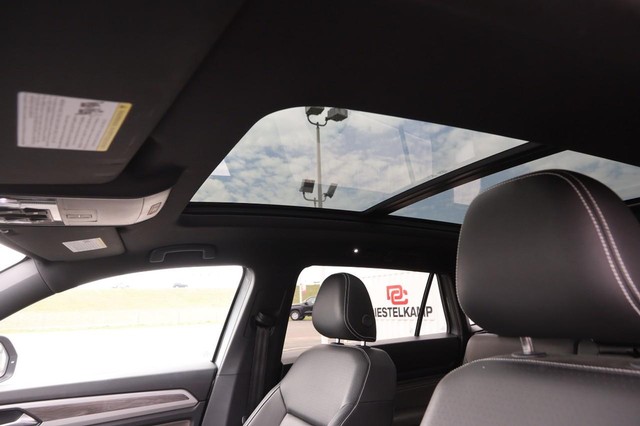 Volkswagen Atlas Cross Sport Vehicle Image 09