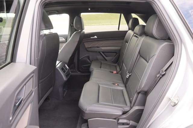 Volkswagen Atlas Cross Sport Vehicle Image 11