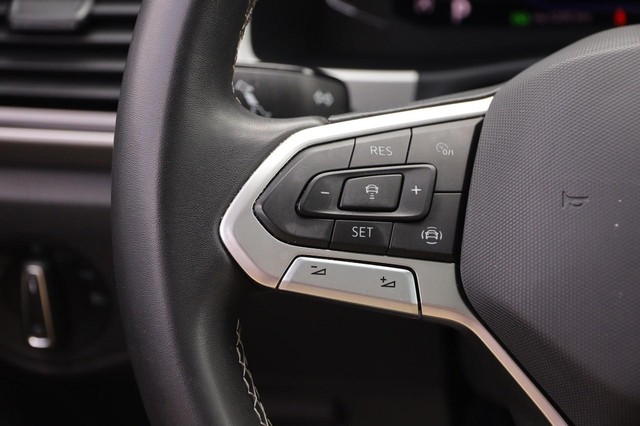 Volkswagen Atlas Cross Sport Vehicle Image 13